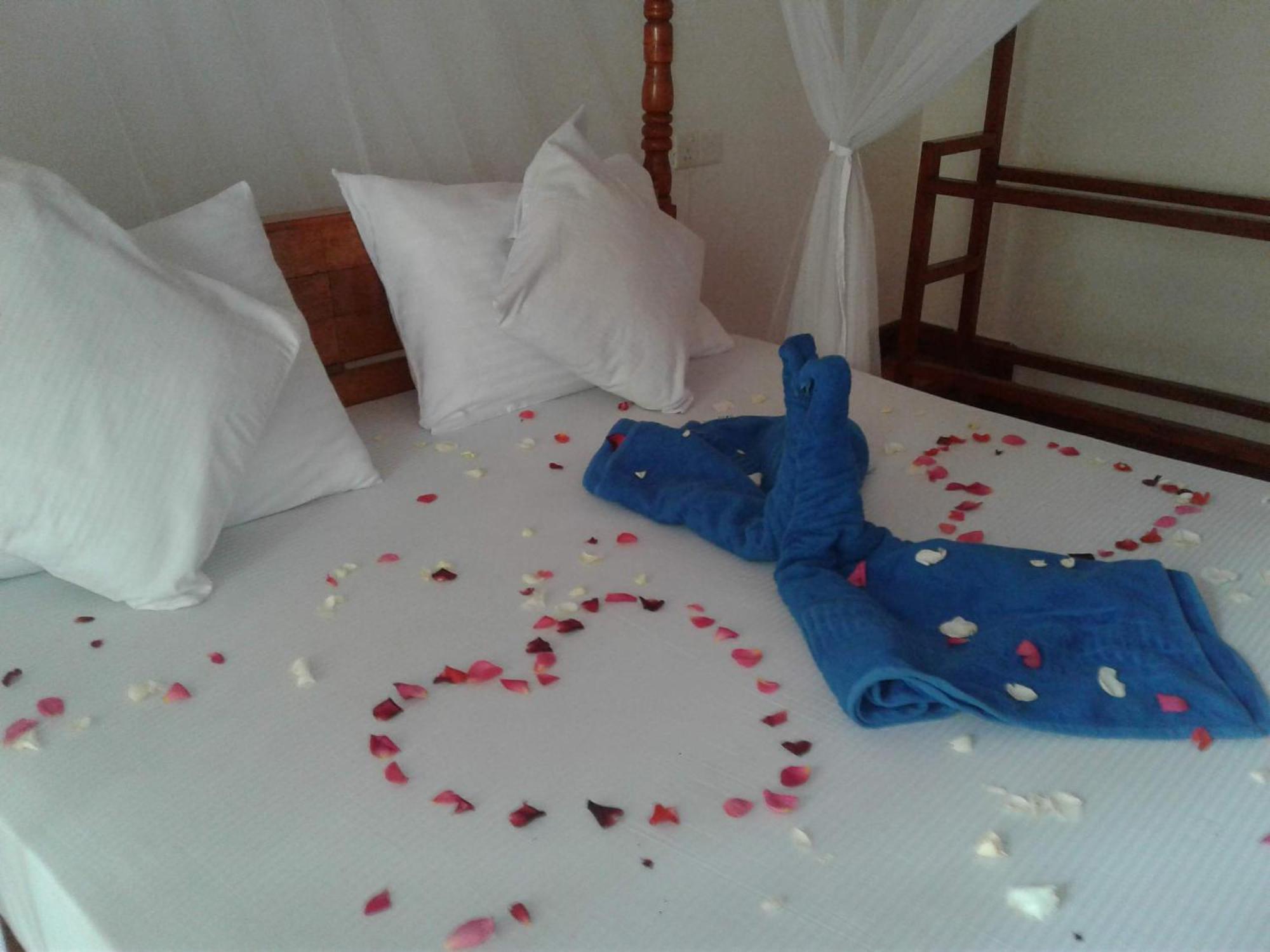 City Escape Hotel เอลลา ภายนอก รูปภาพ